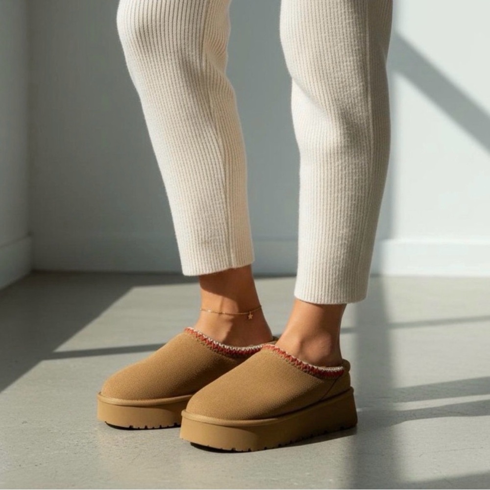 Cushionaire Women's Tan Slip-Ons 
Size 8.5M
